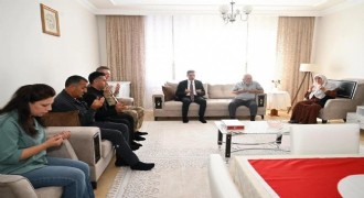 Baruş Şehit Ailelerinin duasını aldı