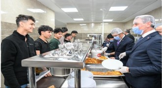 Baruş öğrencilerle iftar yaptı