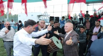 Başkanlar er meydanında karşılıklı oynadı