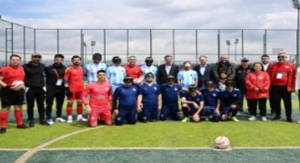 Başlama vuruşunu Baruş yaptı