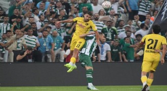 Bursaspor, İstanbulspor'u 4-0 mağlup etti