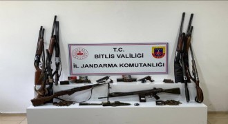Çok sayıda silah, mühimmat ele geçirildi
