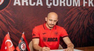 Çorum FK, kaleci Erhan Erentürk'ü renklerine bağladı