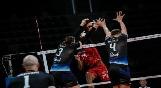 Efeler Ligi: Spor Toto: 2 - Halkbank: 3