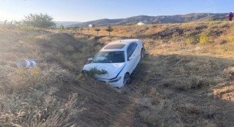 Erzincan yolunda otomobil yoldan çıktı: 6 yaralı