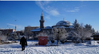 Erzurum baharı beklerken kışı yaşıyor