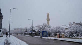 Erzurum’da kış geri geldi