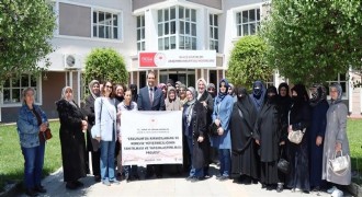 Erzurumlu kadın çiftçilerden Erzincan’a çıkarma