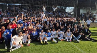 Erzurumspor maçtan sonra şampiyonluğunu kutladı