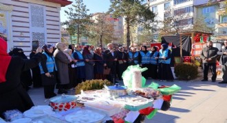 Filistin yararına hayır çarşıları kuruldu