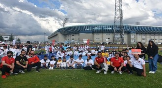 GSB'den davet: 'Okullar bitti haydi çocuklar spora'