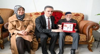 Gazi Kekeç Vali Baruş'u ağırladı