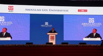 Gül: 'Dünya çok tehlikeli bir dönemden geçiyor'