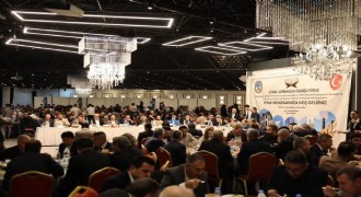 İzmir'de Erzurumlular iftar programında buluştu