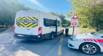 Jandarma okul servis araçlarını denetledi
