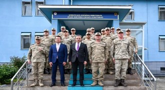 Jandarmada bayramlaşma coşkusu