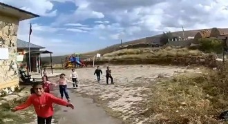Jandarmaya sevgi çemberi