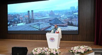 KTMÜ'de yılın ilk dersini Hacımüftüoğlu verdi