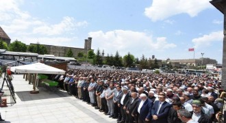 Kamil Polat dua ve gözyaşlarıyla uğurlandı