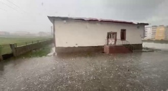 Karayazı beyaza büründü