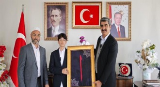 Kazandığı ödülü Filistin’e bağışladı