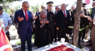 Malatya'da 15 Temmuz şehitleri mezarları başında anıldı