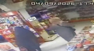 Marketten hırsızlık güvenlik kamerasına yansıdı