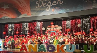 Miniklerden bayram coşkusu