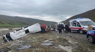 Muş - Bulanık kara yolunda kaza: 15 yaralı