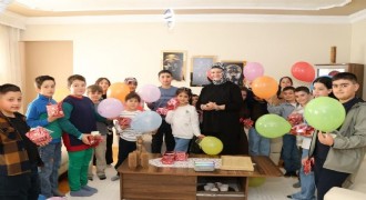 Oltu'da Sümmani Baba'nın dizeleriyle bayram coşkusu