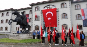 Oltu'da yürekler milli coşkuda buluştu