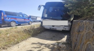 Önce tıra, sonra otomobile çarptı: 7 yaralı