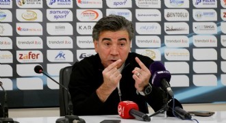 Özköylü'den hakeme tepki