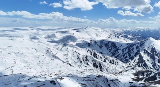 Palandöken geçidinde kar ve tipi etkili oldu