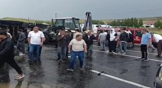 Patnos yolunda zincirleme kaza: 1 ölü, 4 yaralı