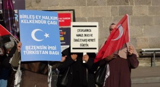 Sağlık çalışanları Gazze için yürüdü