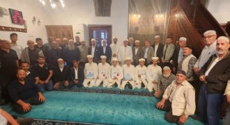 Tarihi camide icazet töreni