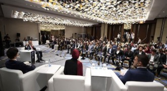 Tekin Yeni Yüzyılda Eğitimin Dönüşümü'nü paylaştı