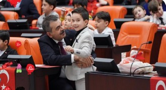 Tekin'den 23 Nisan mesajı