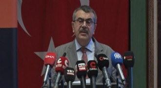 Tekin'den eğitim teknolojisi değerlendirmesi
