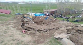 Tekman’da ahır çöktü: 1 ölü