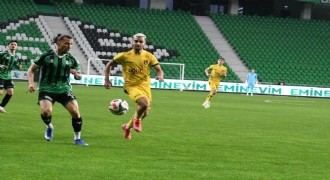 Trendyol 1. Lig: Sakaryaspor: 2 - İstanbulspor: 2