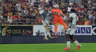 Trendyol Süper Lig: Alanyaspor: 1 - Beşiktaş: 0