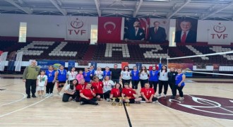 Valilik Voleybol takımı şampiyon oldu