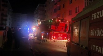 Yunusemre'de çatı yangını