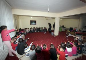 Oyuncakevi’nde sıra dışı gösteri